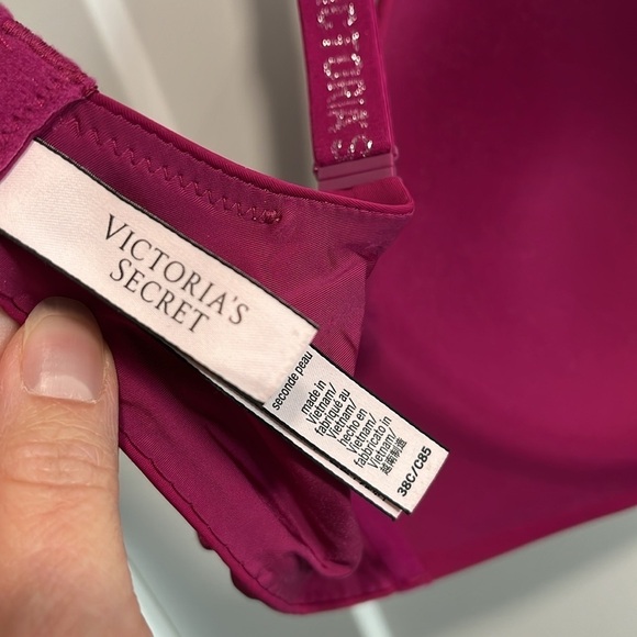 Victoria’s Secret Magenta Branded Strap Wireless Lightly Padded Bra size 38C - Picture 9 of 10